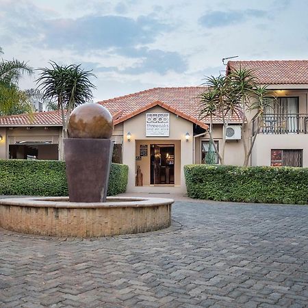 Three Oaks And An Aloe Boutique Hotel ฮาร์ทบีสบูร์ท ภายนอก รูปภาพ